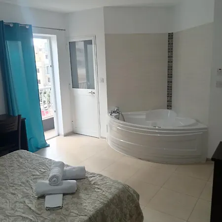 Magnolia מלון Saint Julian's